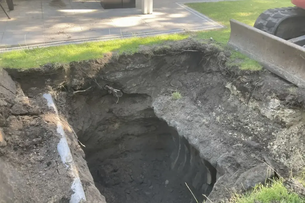 Uitgraving voor riolering en fundering